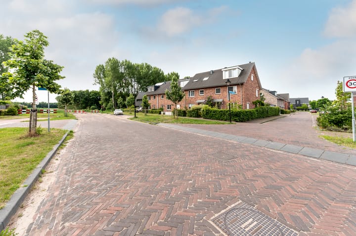 Photo 42 of Marie Curiestraat 32