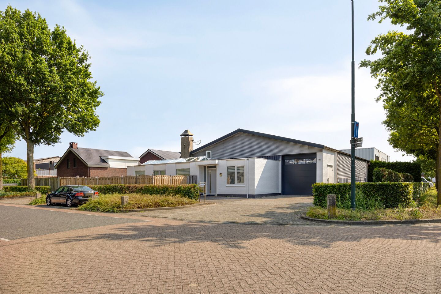 Bekijk foto 2 van Huygensweg 5