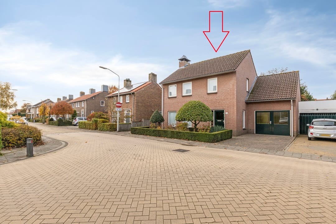 Photo 1 of Pastoor van Akenstraat 9-B