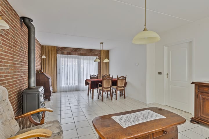 Photo 6 of Pastoor van Akenstraat 9-B