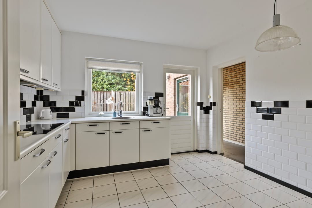 Photo 8 of Pastoor van Akenstraat 9-B