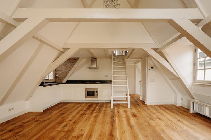 Photo 5 of Haarlemmerplein 23-3