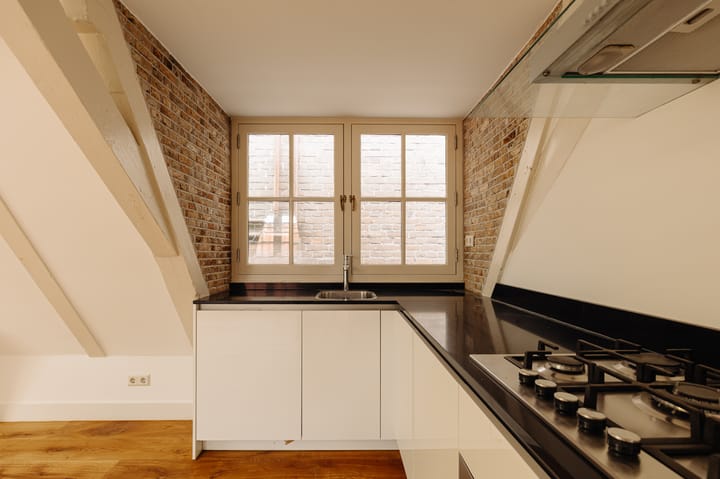 Photo 7 of Haarlemmerplein 23-3