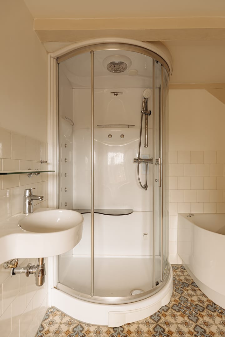 Photo 18 of Haarlemmerplein 23-3