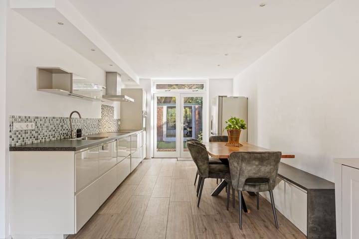 Photo 3 of Veenendaalplein 1