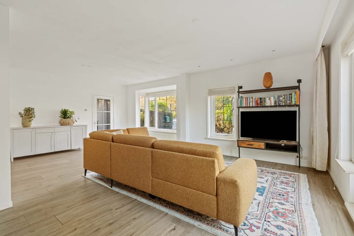 Photo 10 of Veenendaalplein 1