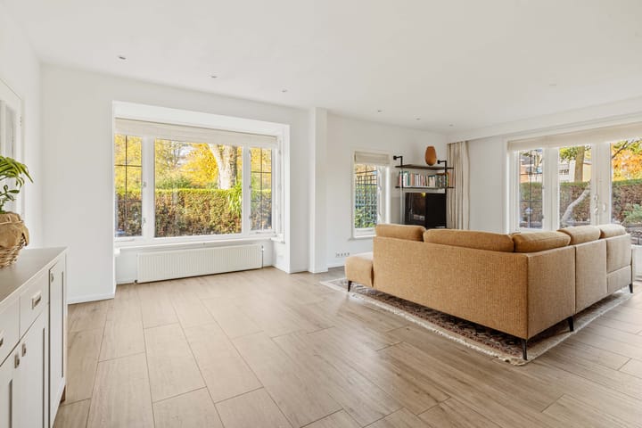 Photo 11 of Veenendaalplein 1