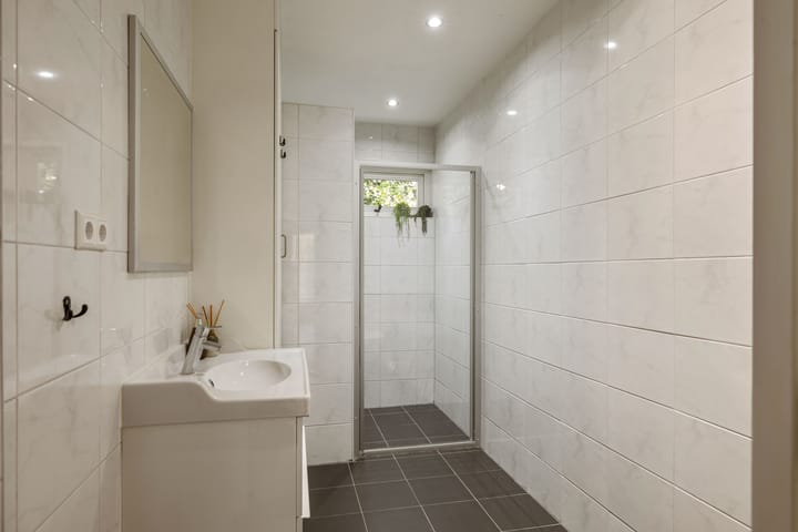 Photo 18 of Veenendaalplein 1