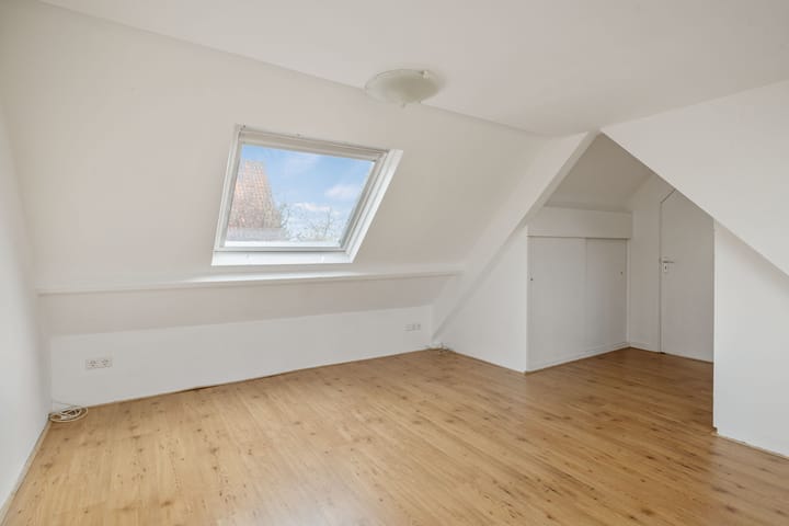 Photo 33 of Veenendaalplein 1