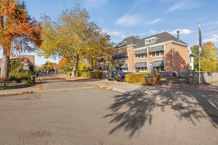 Photo 42 of Veenendaalplein 1