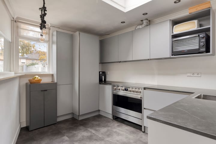 Photo 14 of Refeling 56