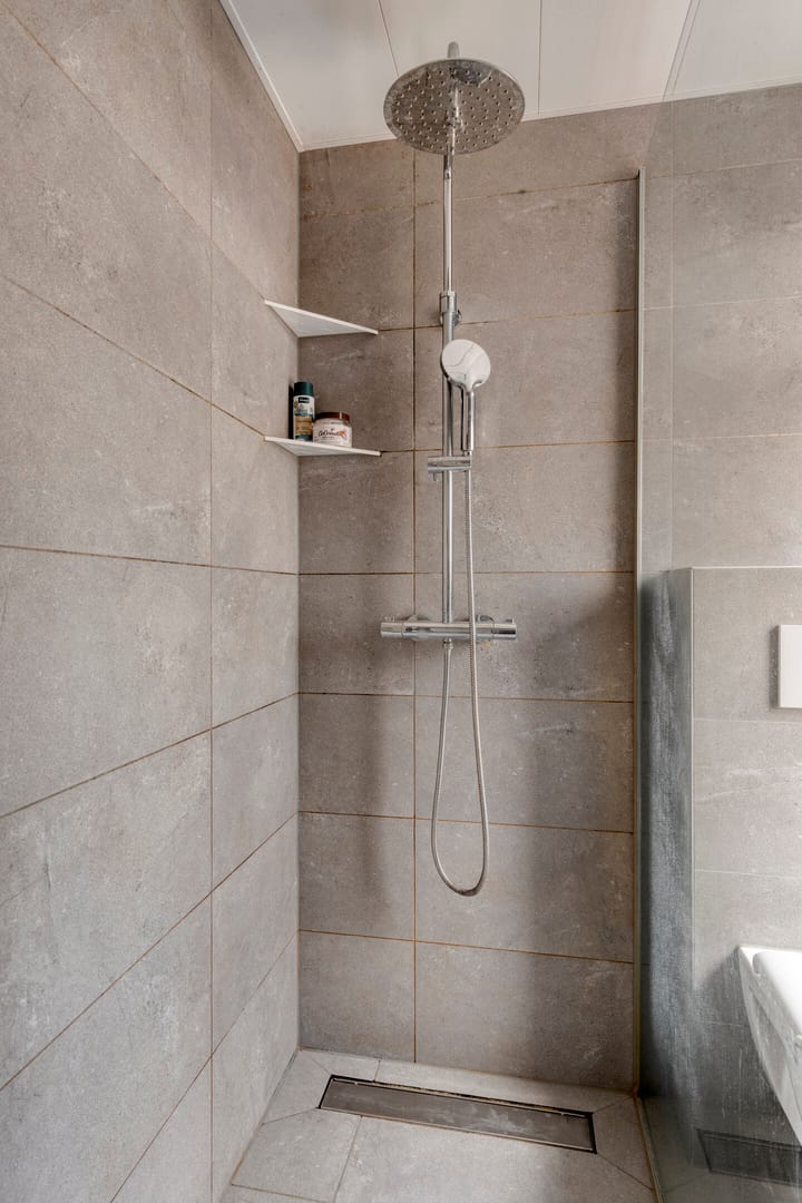 Photo 31 of Refeling 56