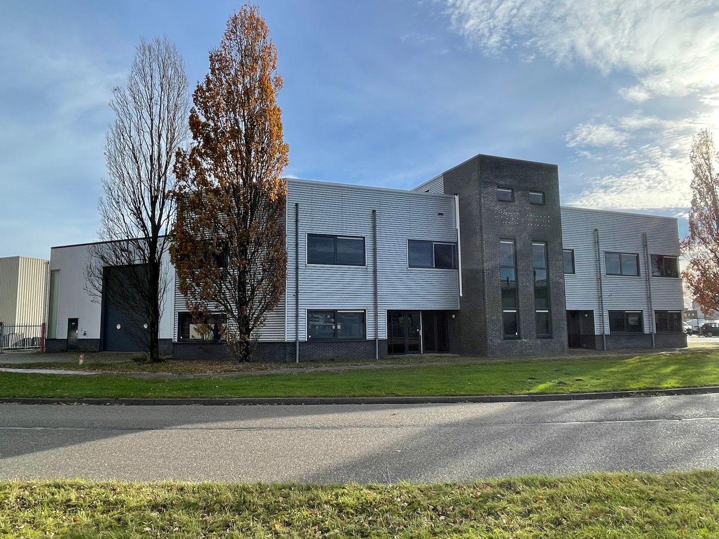 View photo 1 of Damsluisweg 48-50