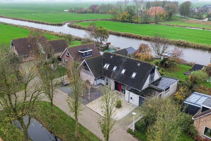 Photo 2 of De Mar 10