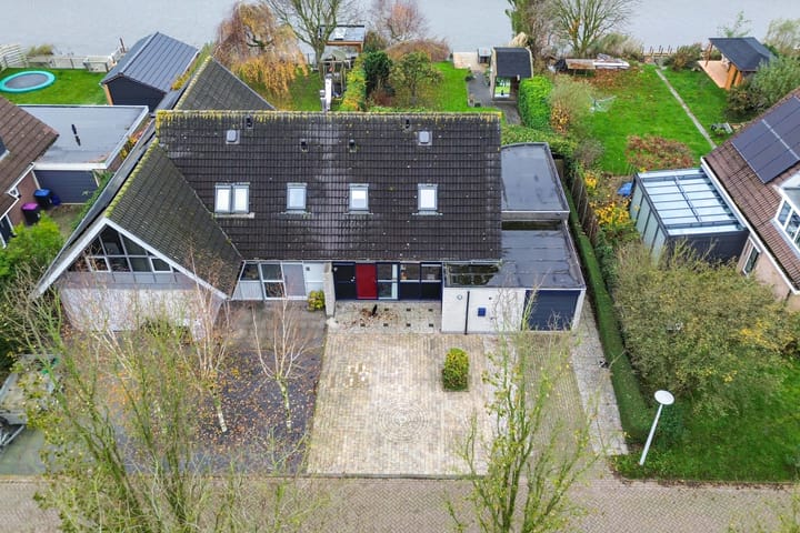 Photo 3 of De Mar 10