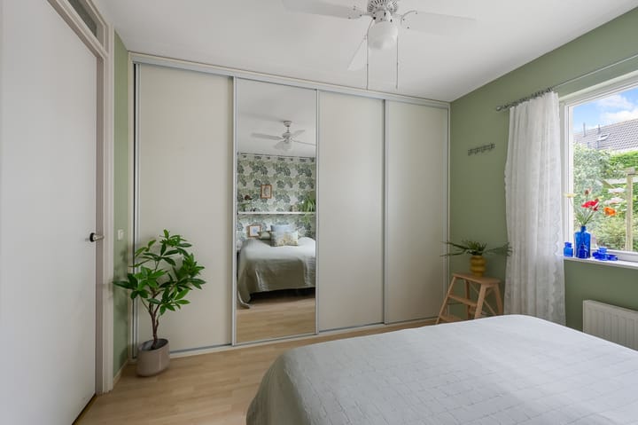 Foto 14 van Middenweg 9