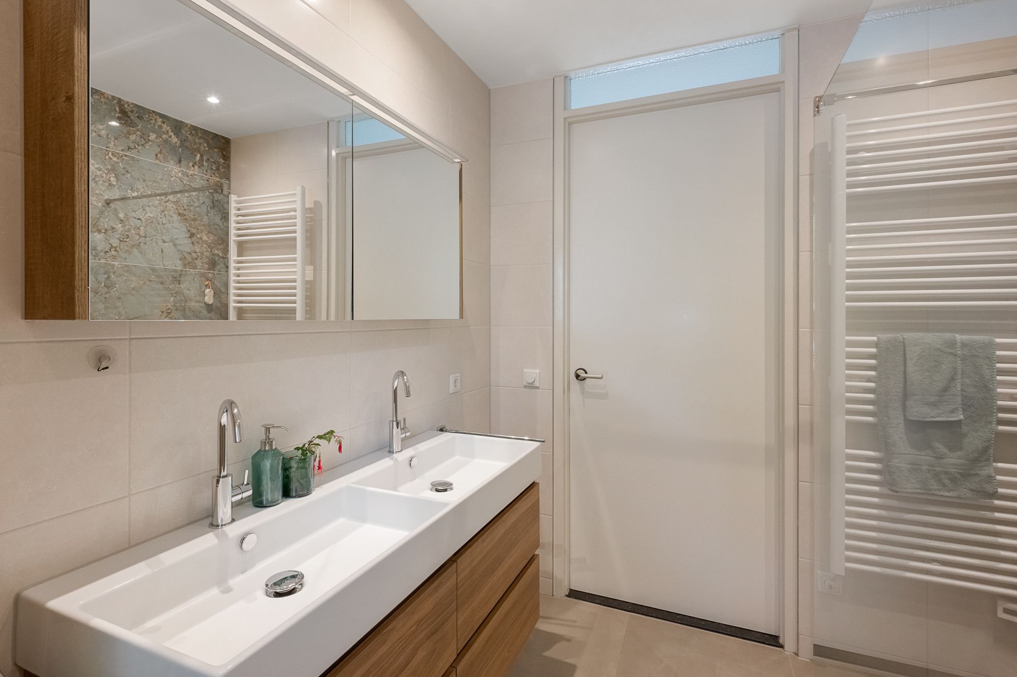 Foto 18 van Middenweg 9