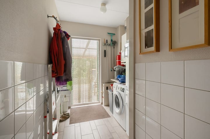 Foto 19 van Middenweg 9