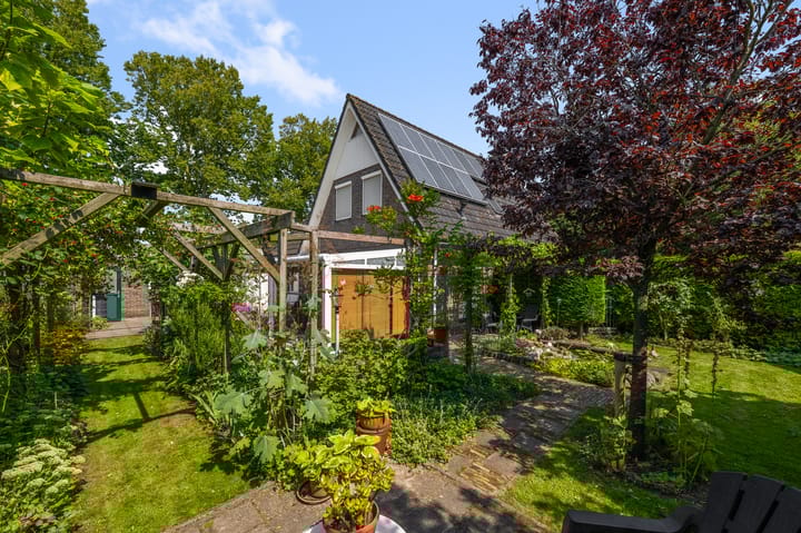 Foto 24 van Middenweg 9