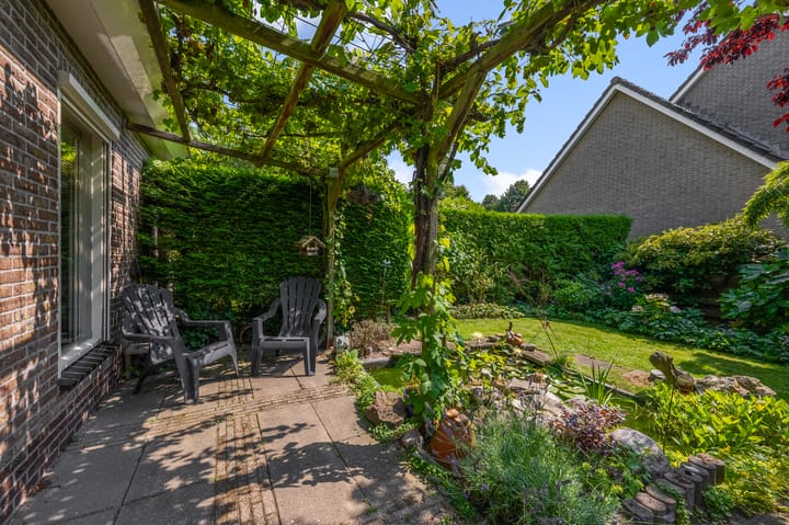 Foto 33 van Middenweg 9