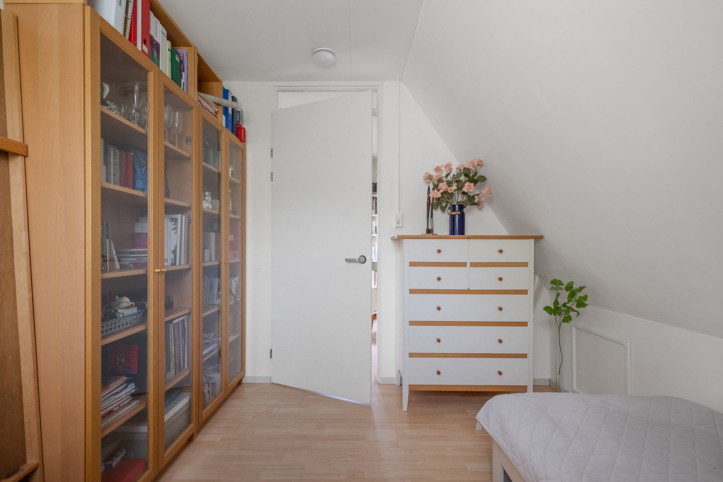 Foto 40 van Middenweg 9