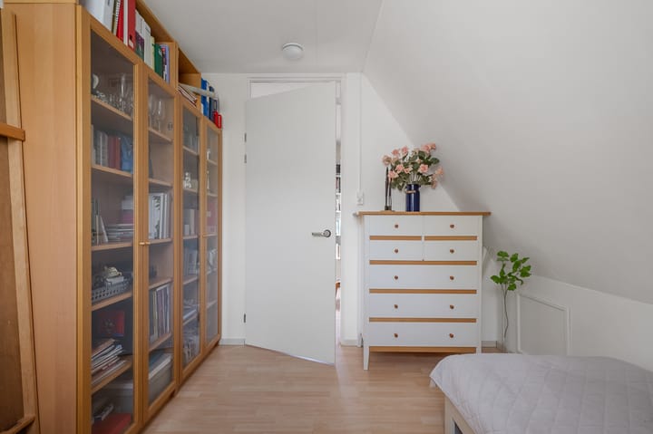 Foto 40 van Middenweg 9