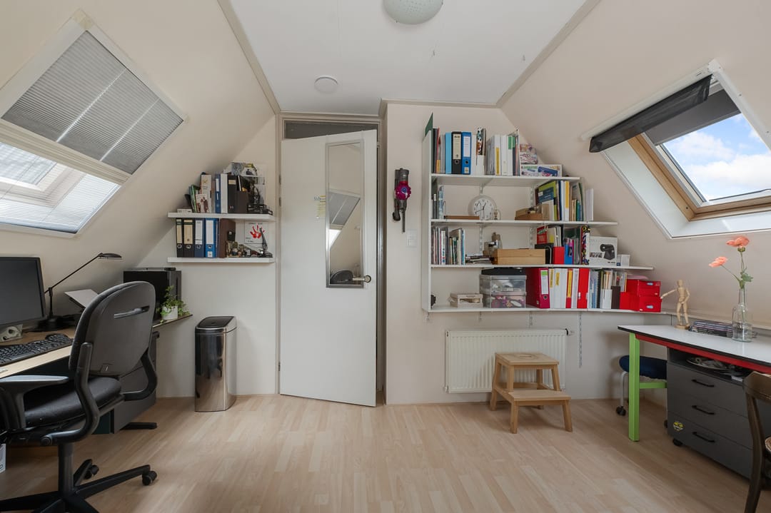 Foto 43 van Middenweg 9