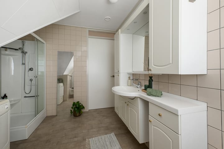 Foto 50 van Middenweg 9