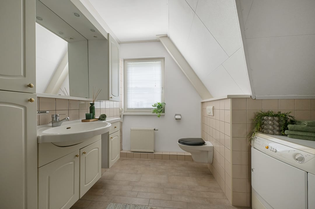 Foto 52 van Middenweg 9