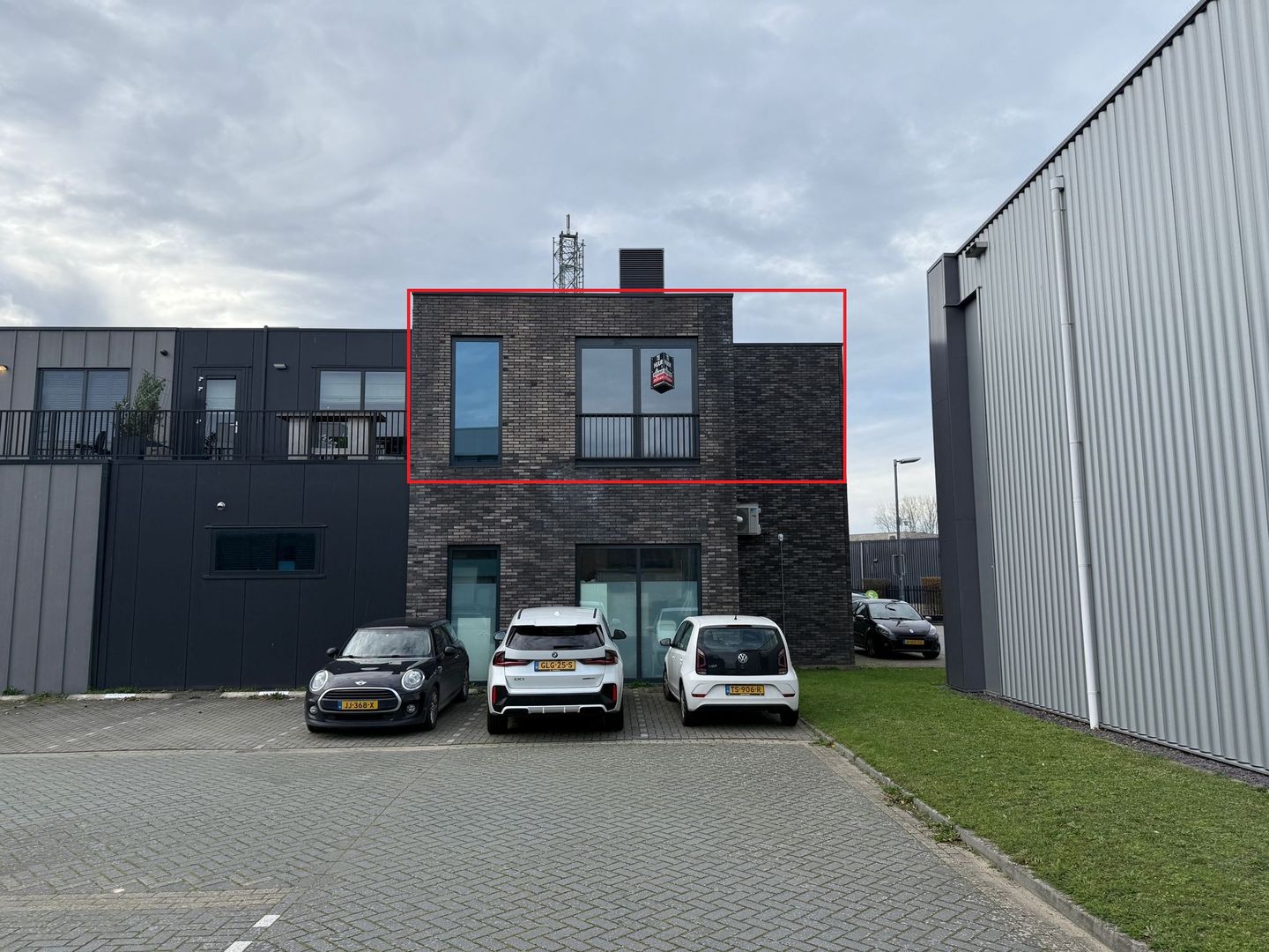 Bekijk foto 1 van Pieter Zeemanstraat 1