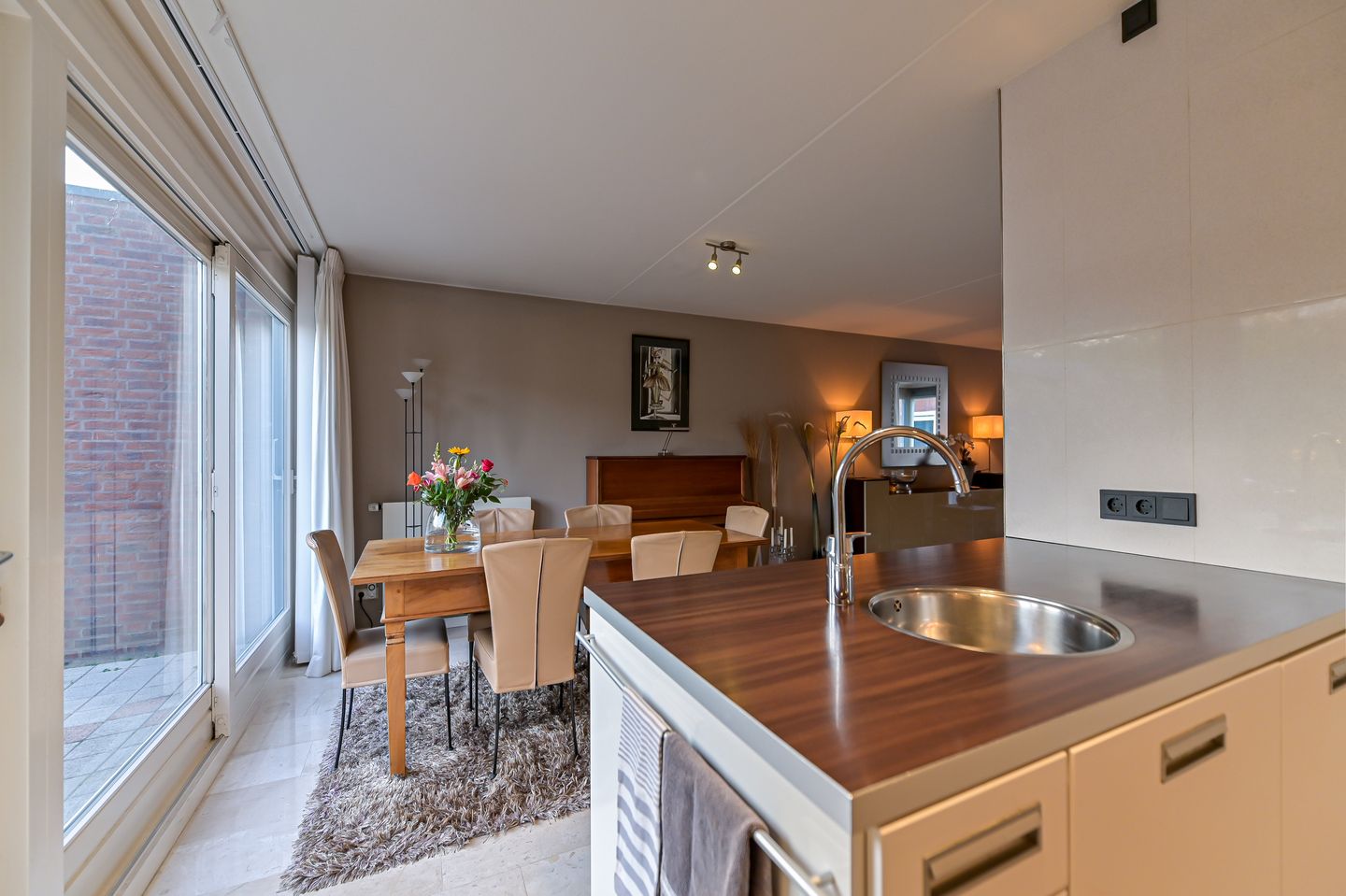 Foto 10 van Amber 24