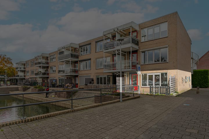 Photo 21 of Suze Groenewegstraat 28