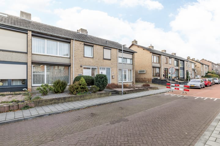 Photo 37 of Vloedstraat 24