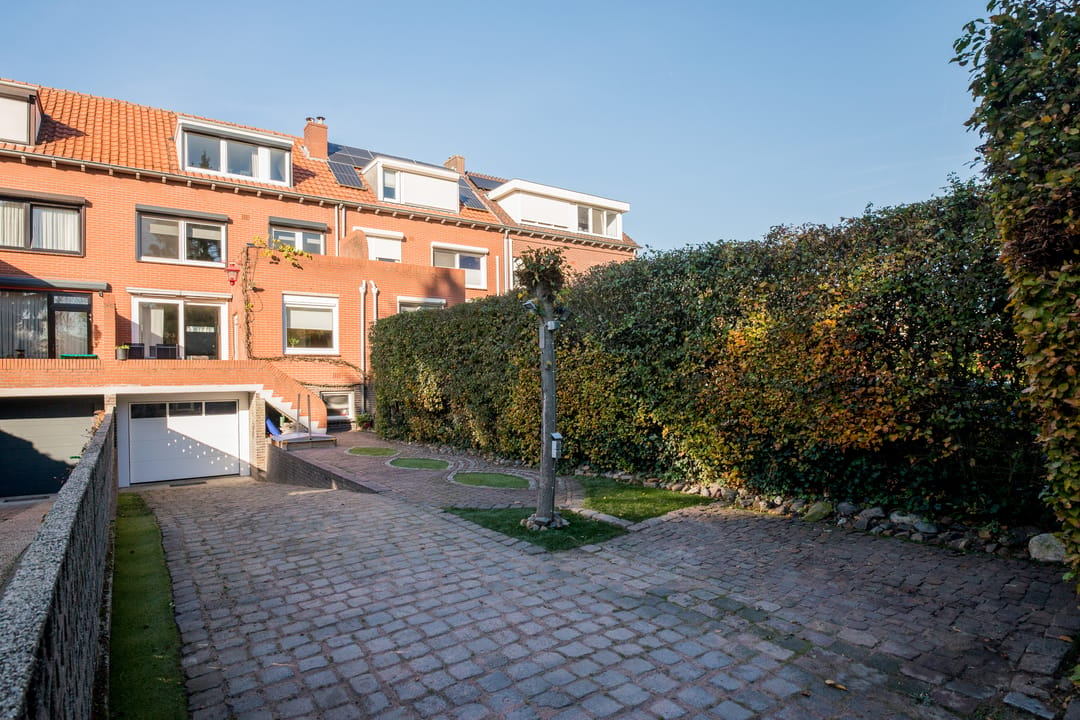 Photo 37 of Baarlosestraat 37