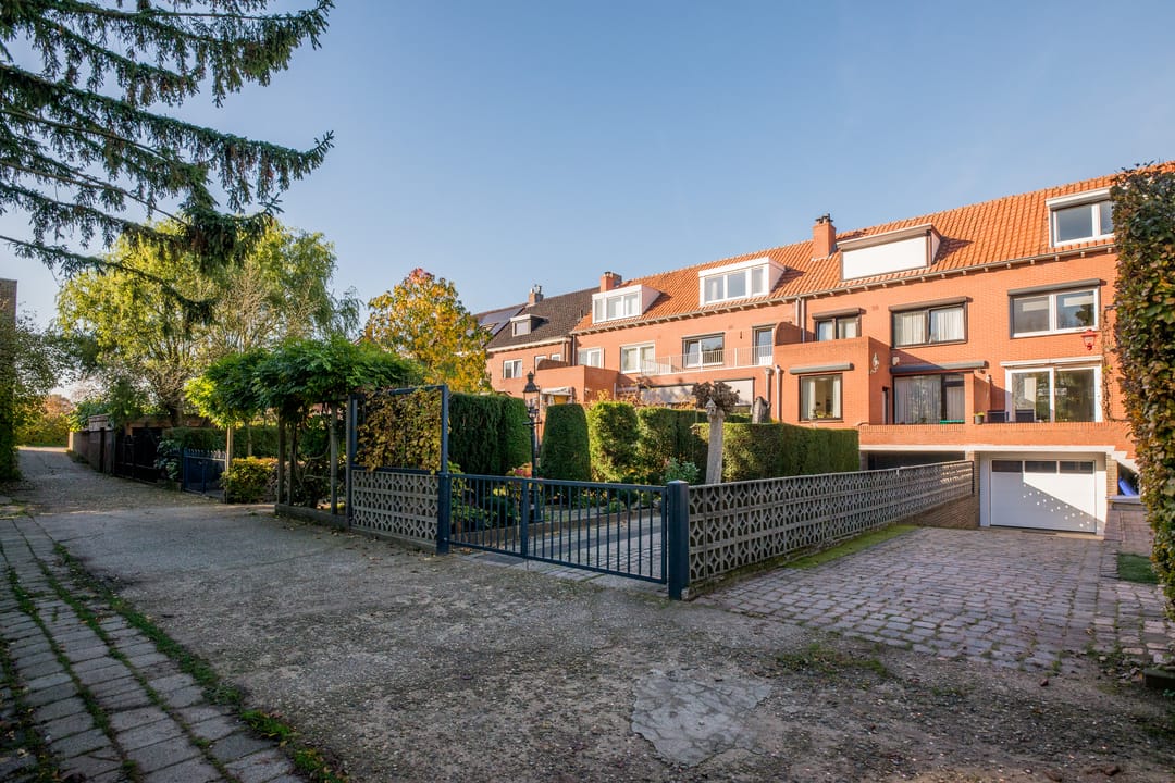 Photo 38 of Baarlosestraat 37