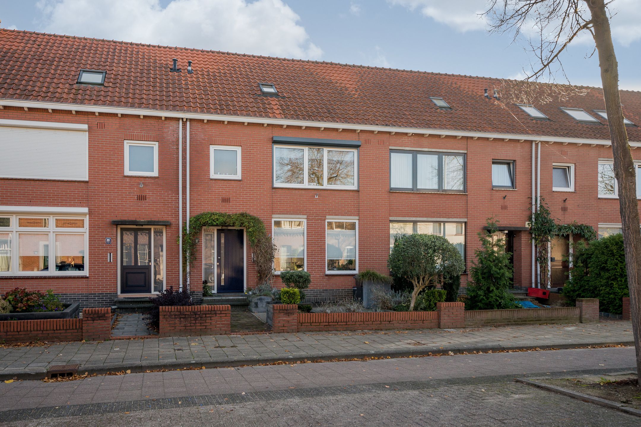 Photo 45 of Baarlosestraat 37