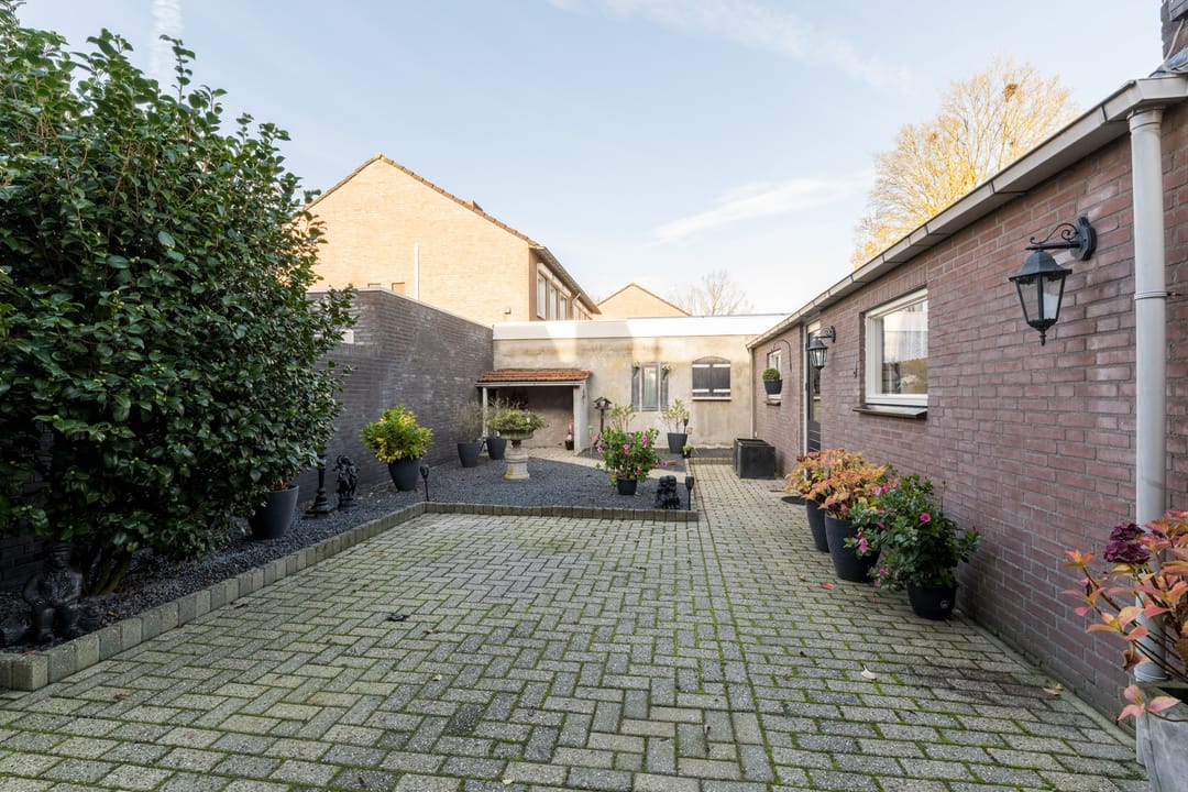 Photo 23 of Burg. Van de Venstraat 6