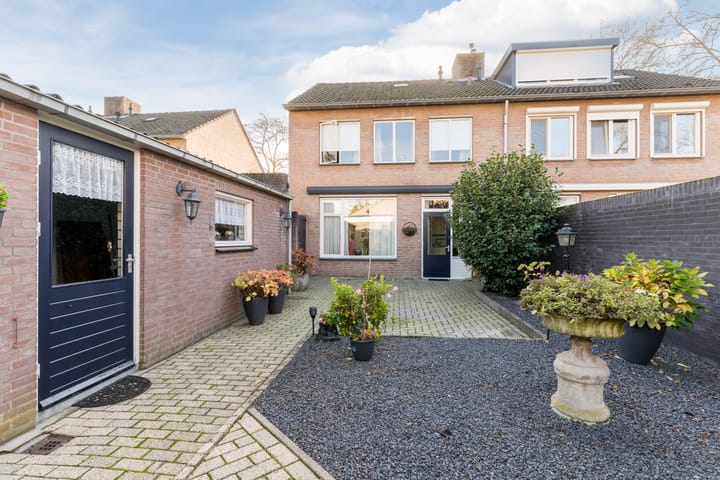 Photo 2 of Burg. Van de Venstraat 6