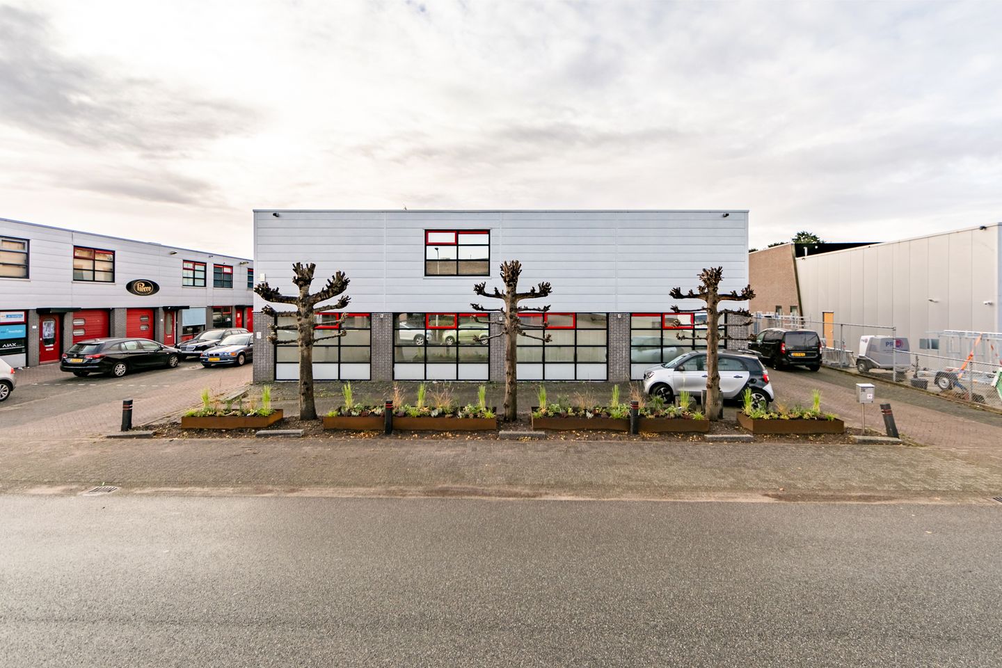 View photo 2 of Satellietbaan 29-A