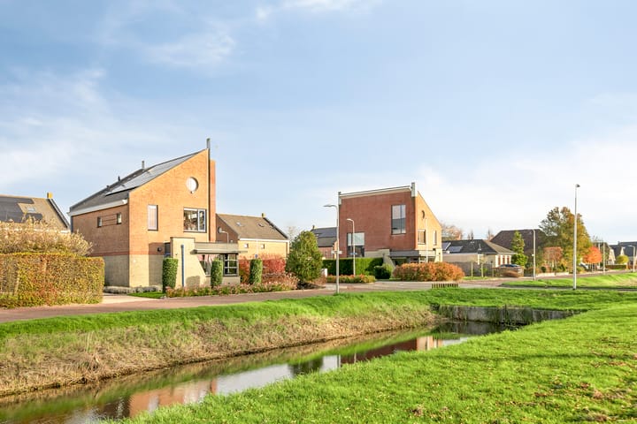 Photo 42 of Oeverkruid 11