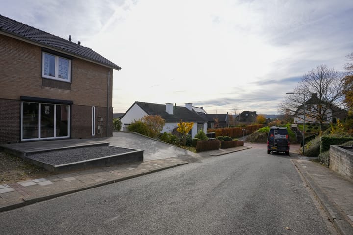 Photo 36 of Heimansstraat 19