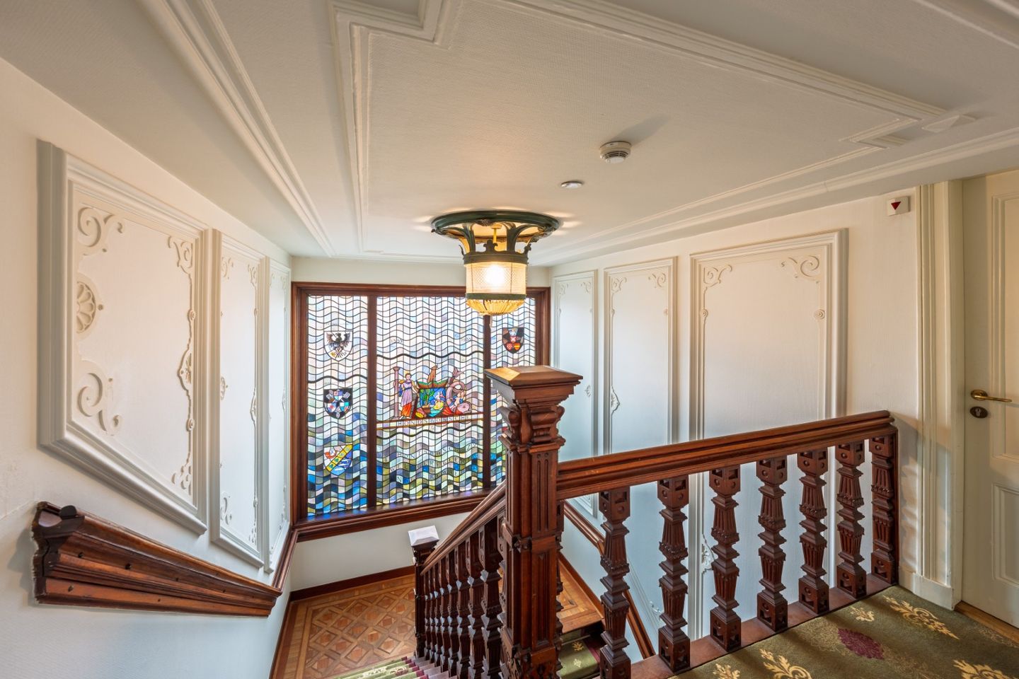 View photo 3 of Kennemerstraatweg 13