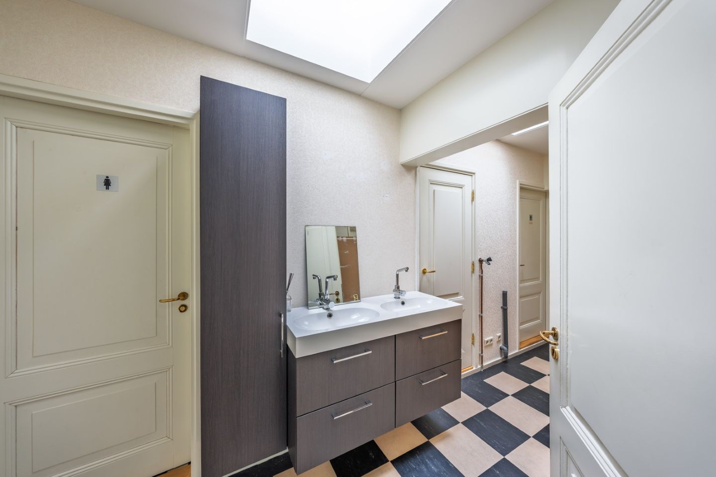 View photo 4 of Kennemerstraatweg 13