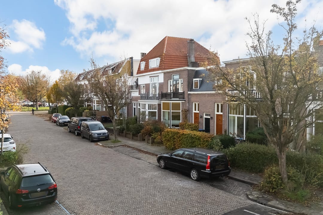 Photo 37 of Vredeman de Vriesstraat 46