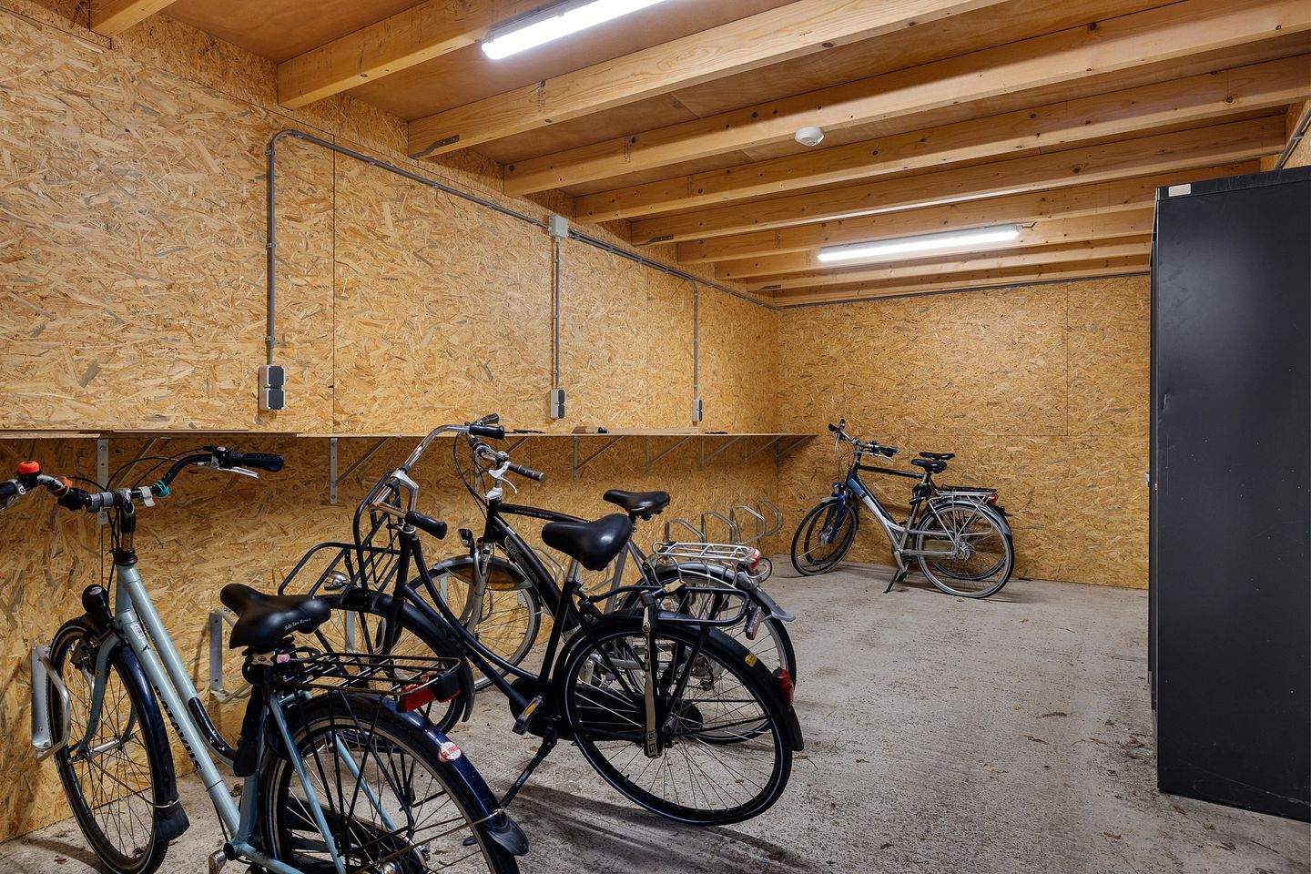 Foto 20 van Amsterdamsestraatweg 142-A