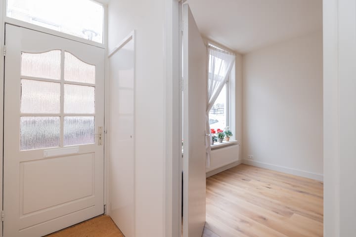 Foto 10 van Stationstraat 82