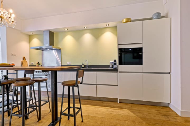 Photo 4 of Van Tuyll van Serooskerkenweg 25-H