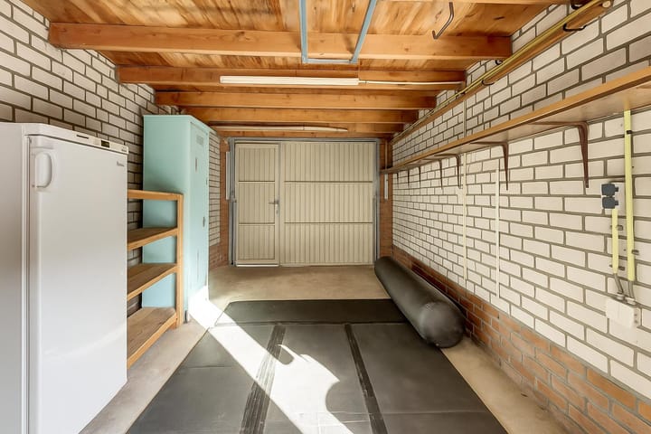 Photo 38 of Heistraat 4