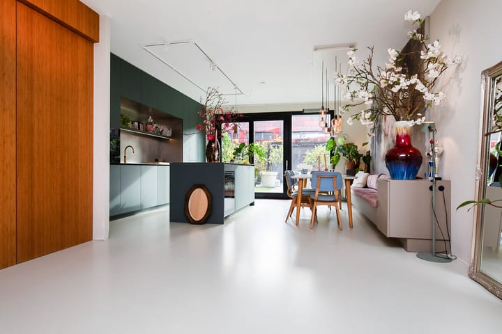 Photo 8 of Annie Boshof 6