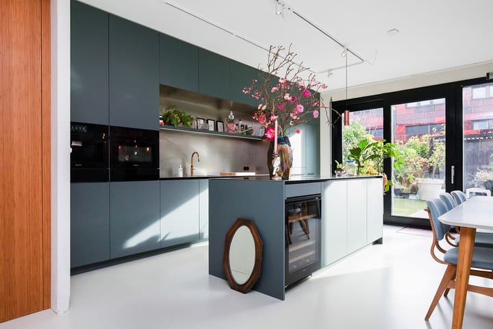 Photo 9 of Annie Boshof 6